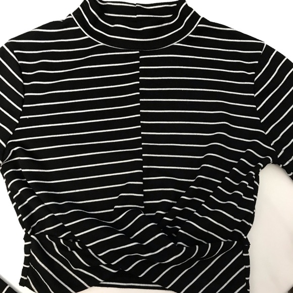 NWOT Topshop front knot long sleeve crop top - Picture 3 of 5